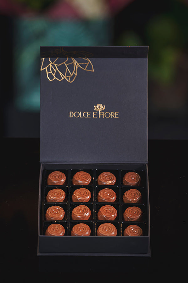 Chocolate In Black Box Medium - Dolce E Fiore